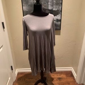 Mother Bee Apparel Maternity long flowy top green